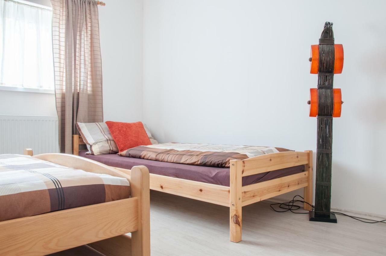 Apartman Zelezniceアパートメント エクステリア 写真