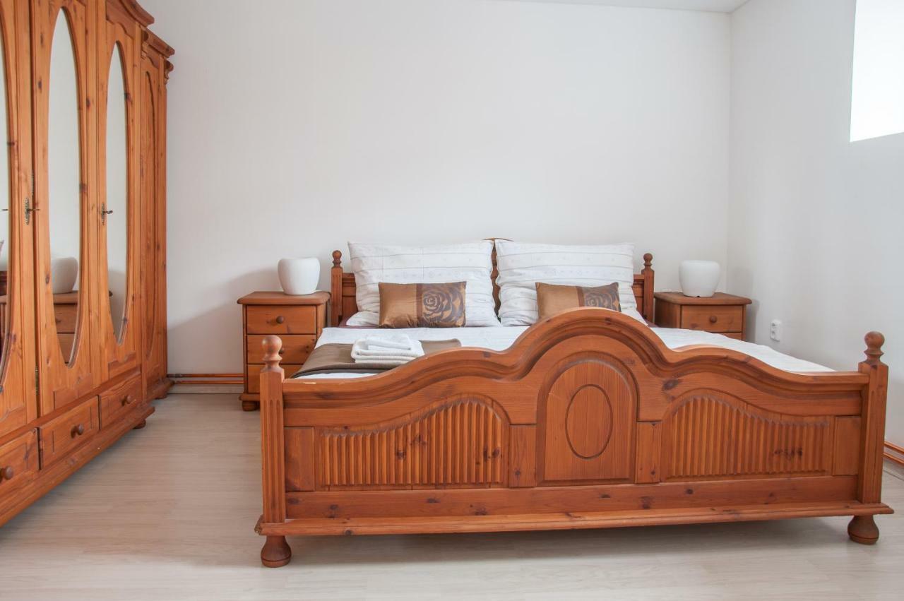 Apartman Zelezniceアパートメント エクステリア 写真