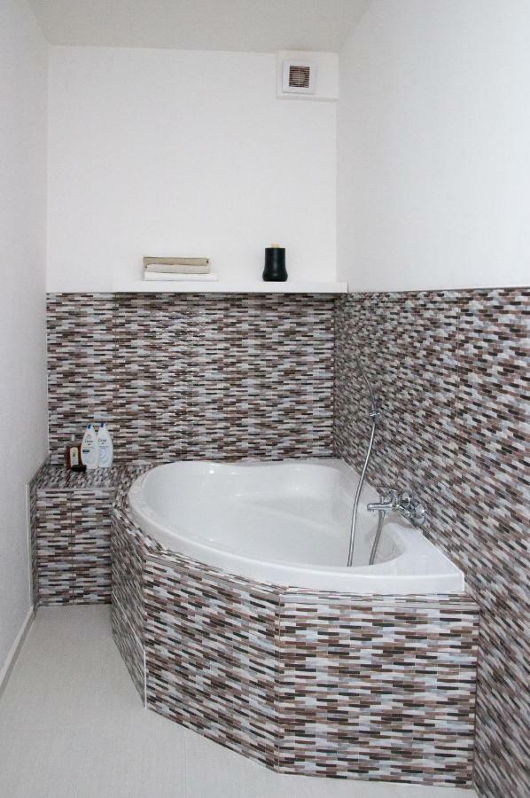 Apartman Zelezniceアパートメント エクステリア 写真
